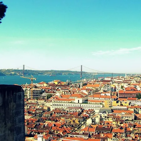 Apartament New Bright And Cozy In Graca Lizbona