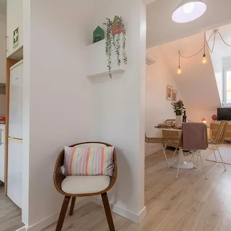 New Bright And Cozy In Graca Apartment