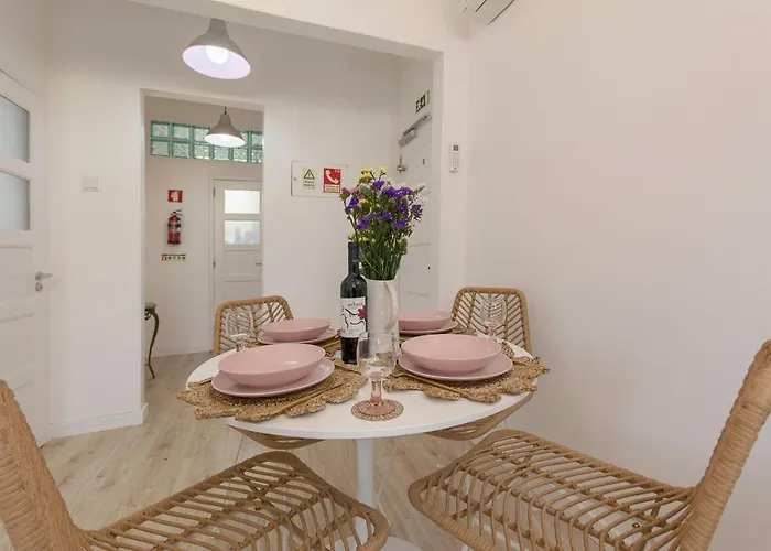 New Bright And Cozy In Graca Lissabon